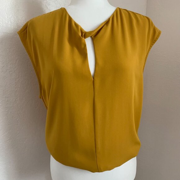 DR2 Sleeveless Keyhole Blouse Mustard Yellow L - Picture 1 of 10